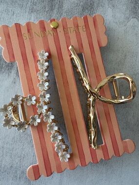 Sunday State 2- White Flowers & Gold Hair Long Clips Styling 4.5" x 1.5”